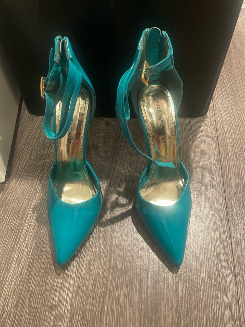 Shoe Republic LA Teal Pointed Toe Ankle-Strap Pumps with Gold Buckle